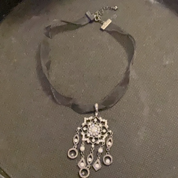 VINTAGE CRYSTAL CHANDELIER NECKLACE ON BLACK CHANEL CHAIN - Picture 1 of 3